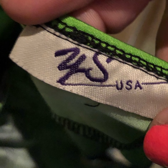 🌷Green & Black Floral Print Strappy Top—Size: S - Picture 5 of 6